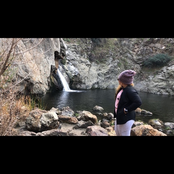 Meet your Posher, June noelle - Picture 2 of 7